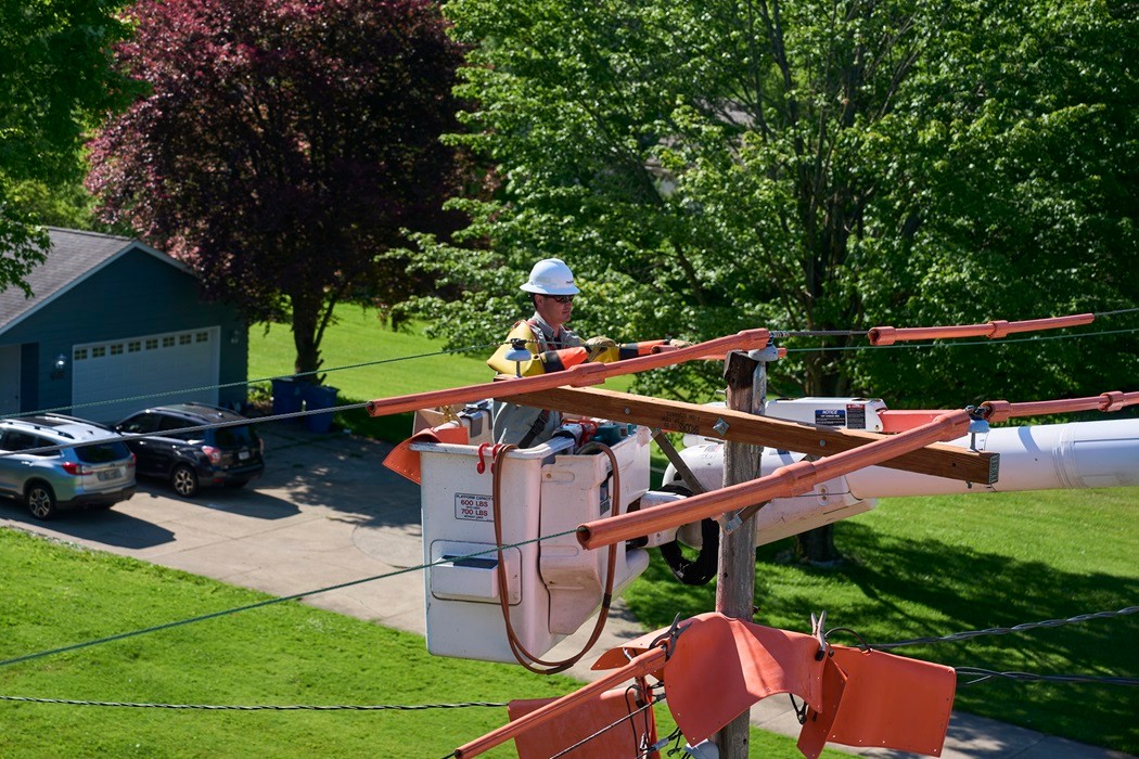 lineman2
