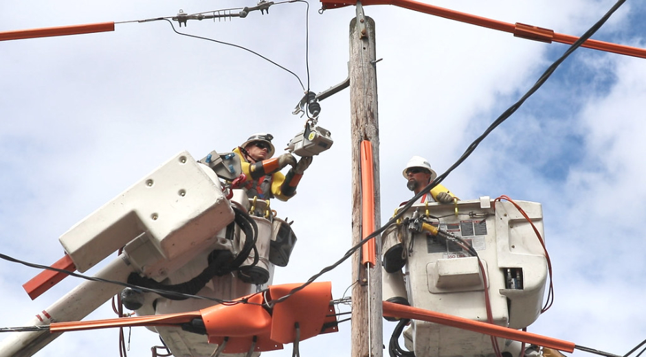 JCP&L line workers enhancing grid
