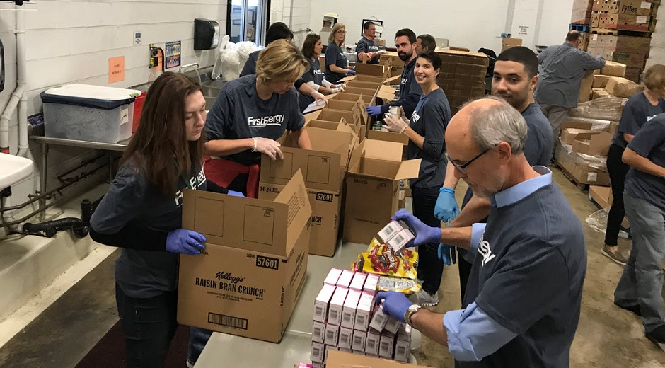 FirstEnergy employees volunteering at local foodbank