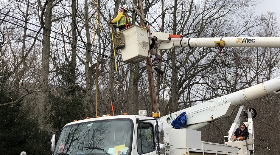 FirstEnergy Lineman and Truck