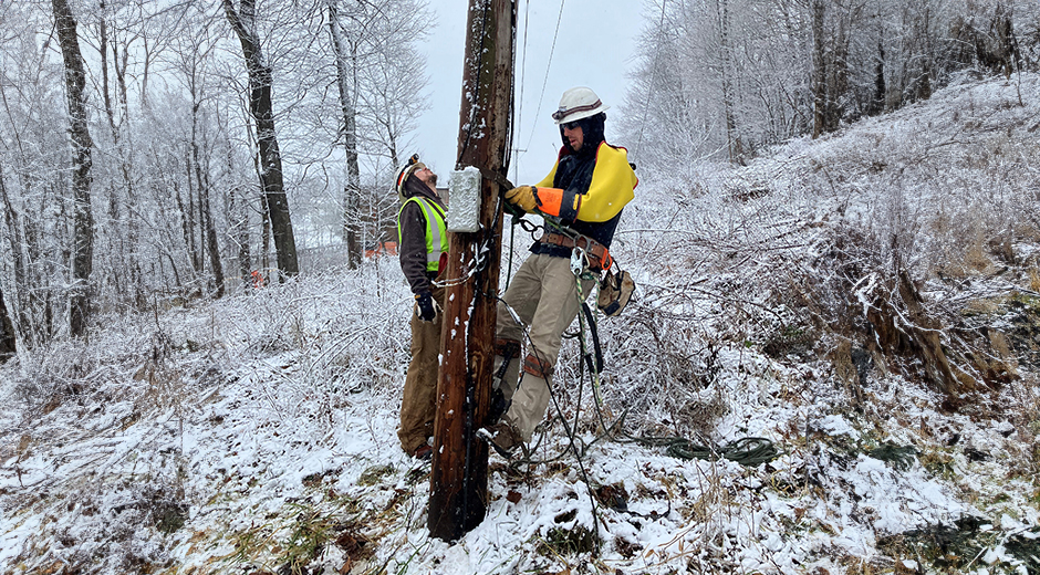 Mon Power line workers restoring power